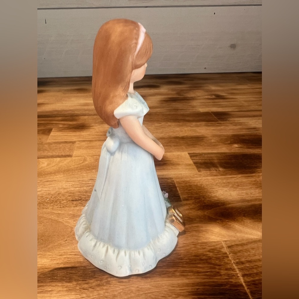 Growing Up Girls Brunette Age 10 Figurine - Picture 4 of 5